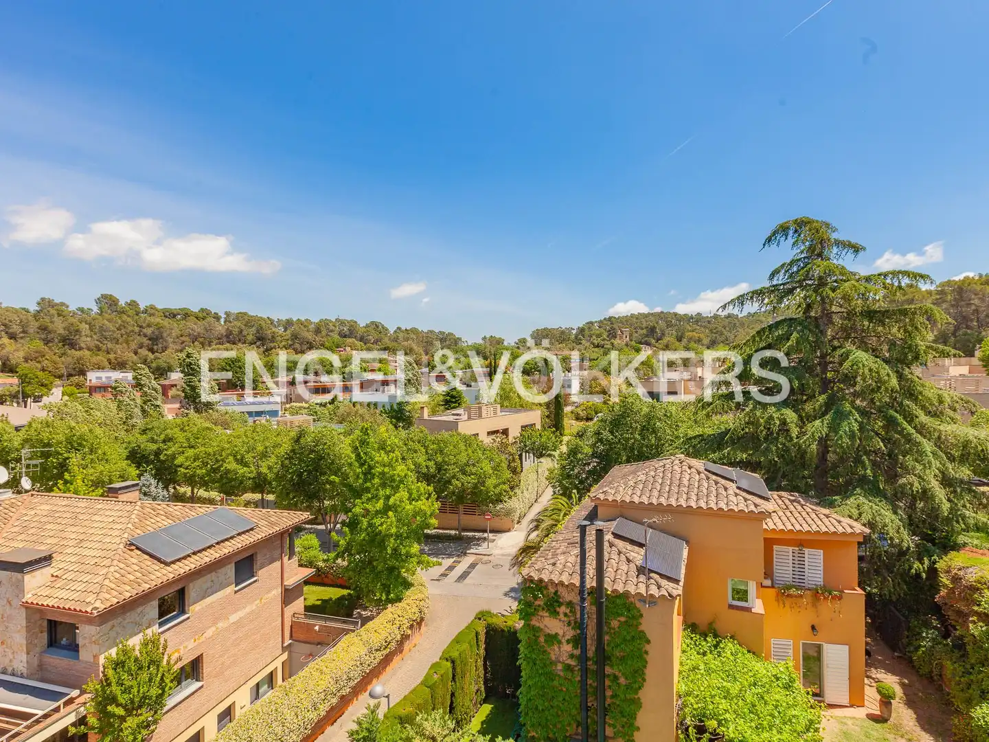 Exterior view of Houses for sale in Sant Cugat del Vallès  with Air Conditioner, Heating and Private garden