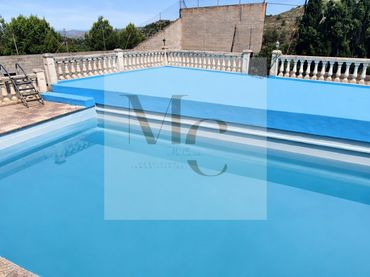 House with pool for sale in Benifaió