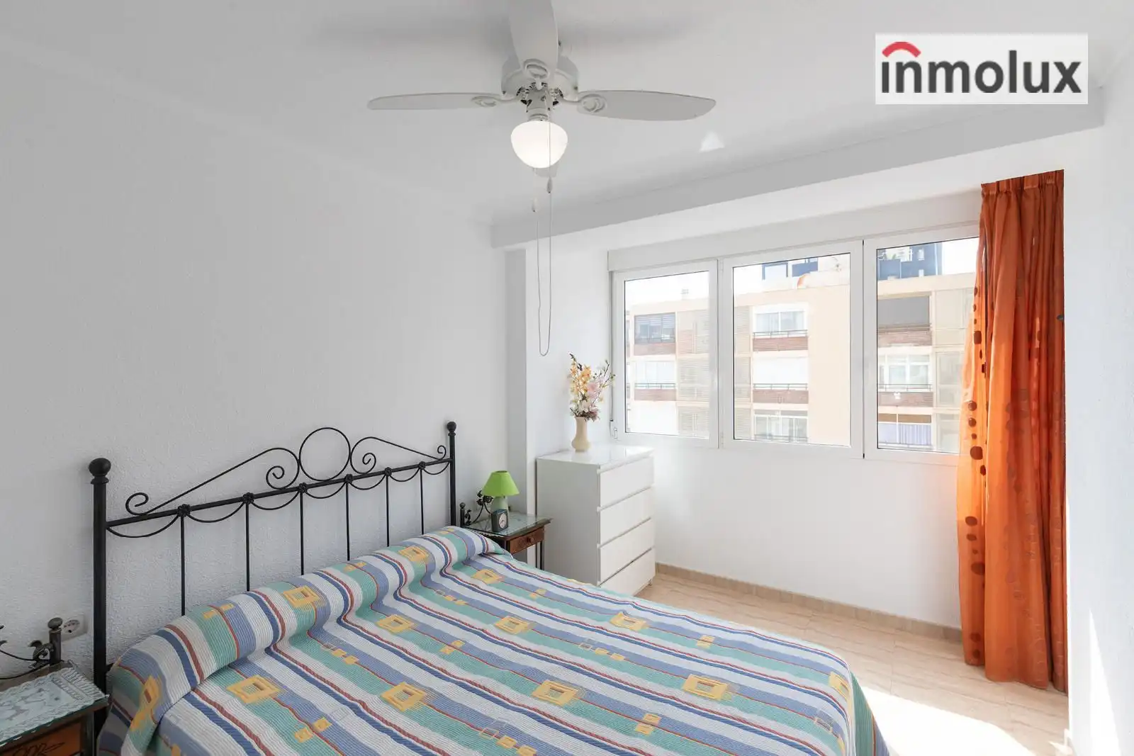 Habitación de Piso en venta en Alicante / Alacant con Aire acondicionado, Calefacción y Terraza