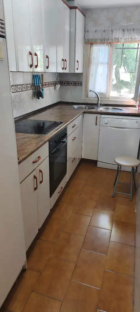 Cuina de Casa o xalet en venda en Cadrete amb Aire condicionat, Jardí privat i Terrassa