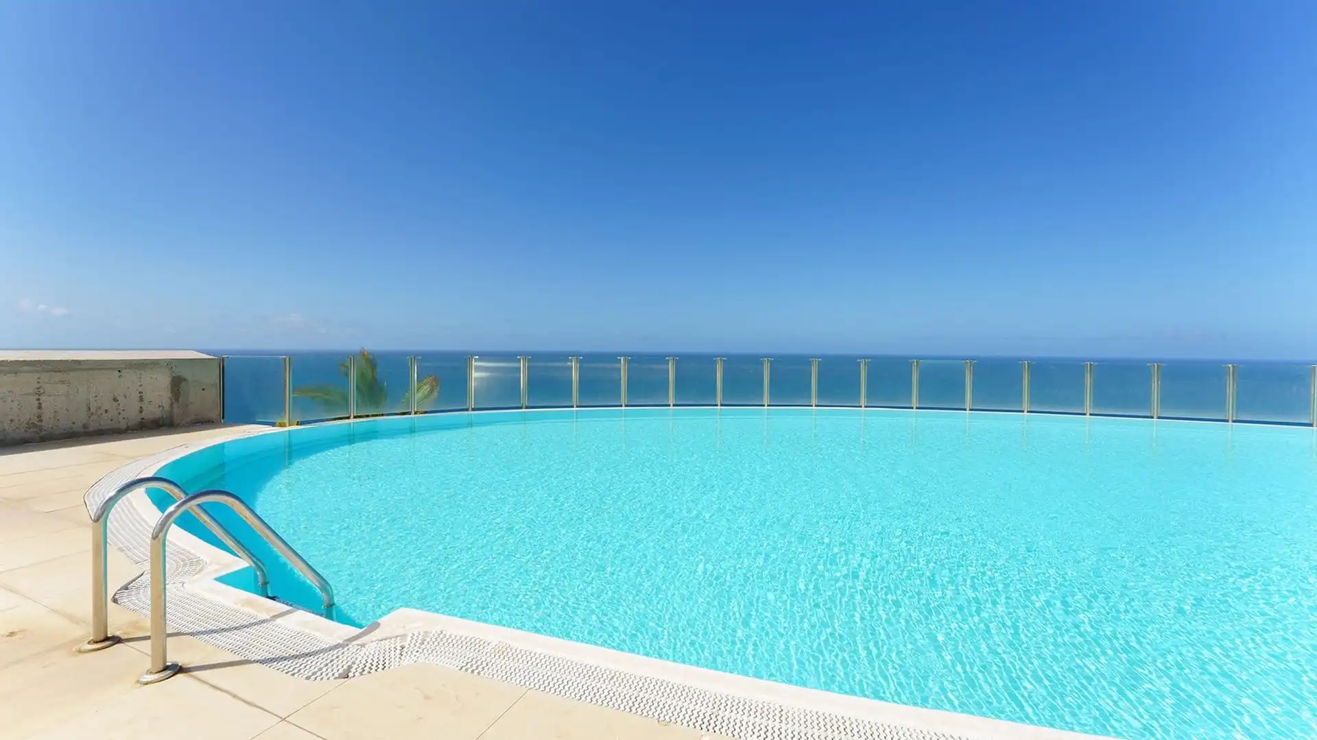Piscina de Apartament en venda en San Bartolomé de Tirajana amb Aire condicionat, Calefacció i Terrassa