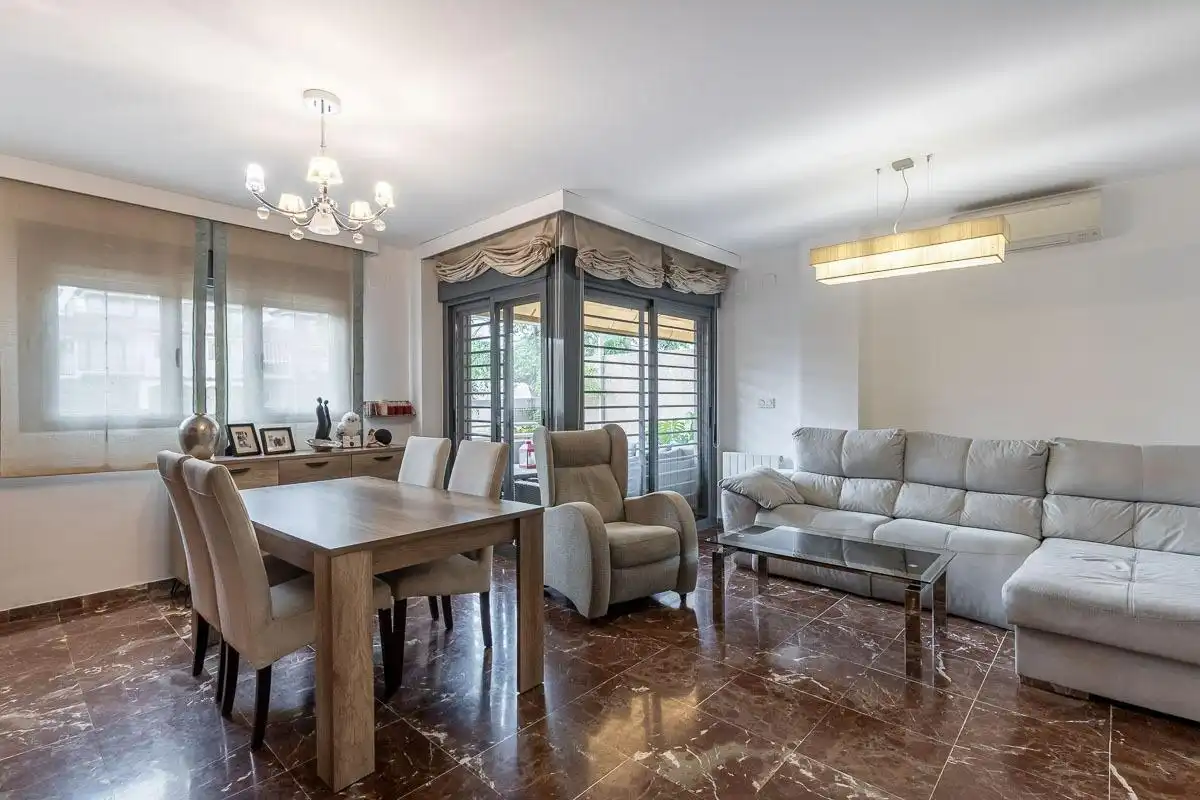 Detached homes for sale in Poniente