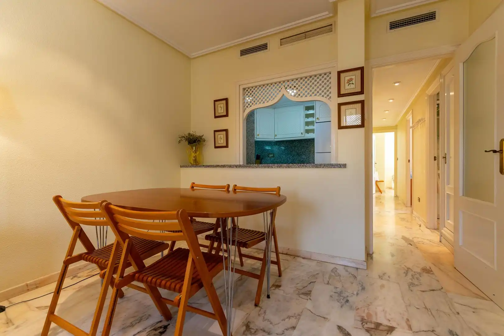 Comedor de Piso de alquiler en Santa Pola con Terraza y Piscina comunitaria