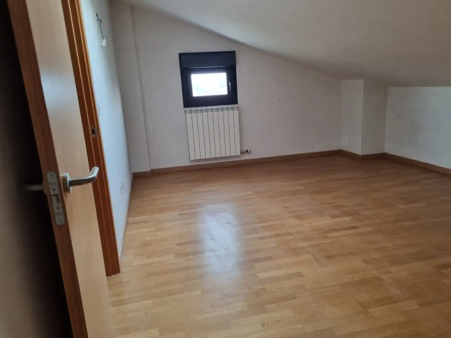 Habitación de Casa adosada en venta en Uruñuela con Calefacción, Jardín privado y Parquet