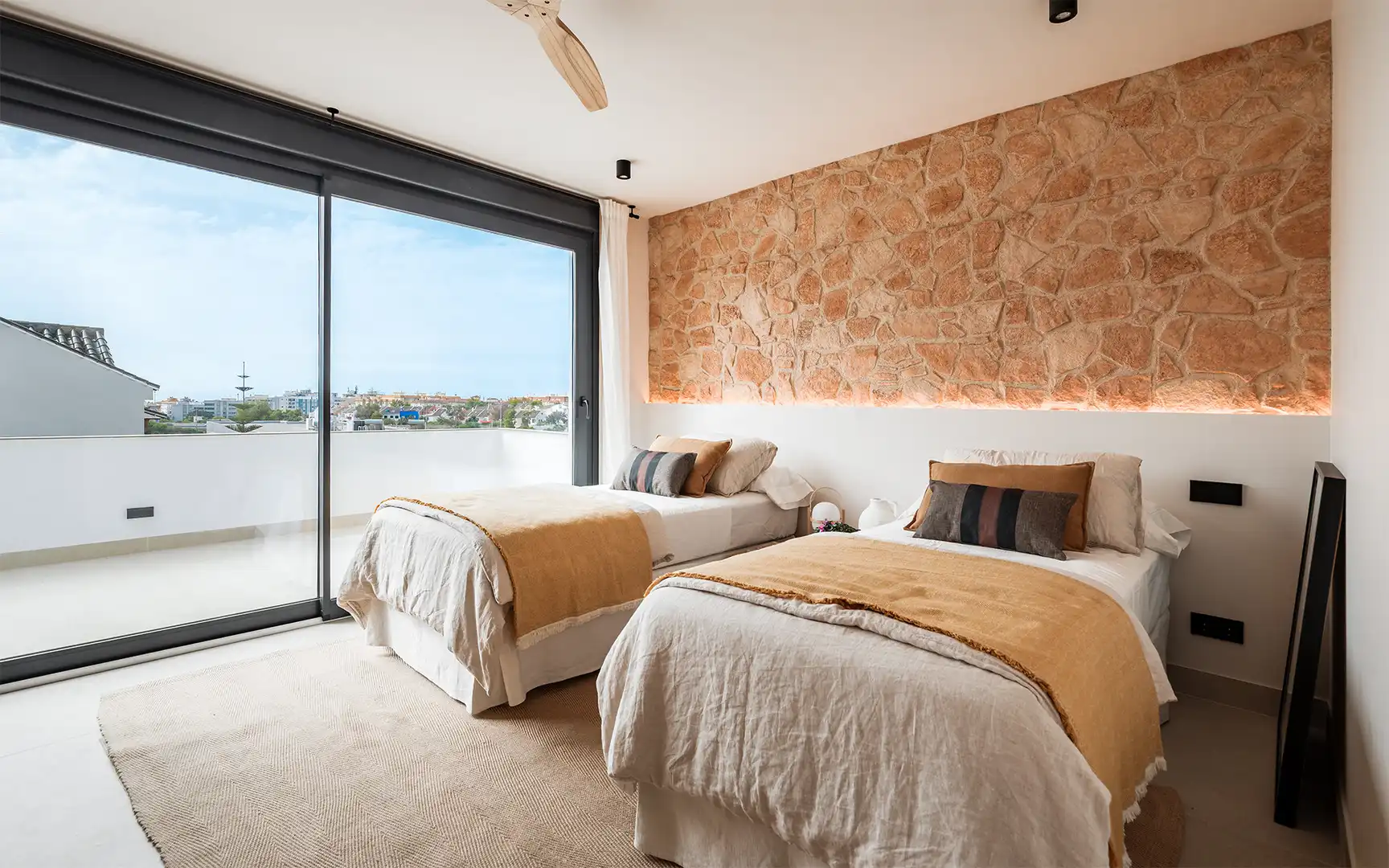 Habitación de Casa o chalet en venta en Marbella con Aire acondicionado, Jardín privado y Terraza