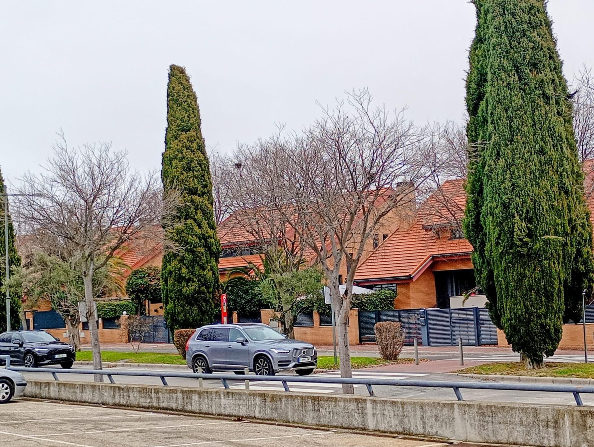 Exterior view of Single-family semi-detached for sale in Boadilla del Monte  with Air Conditioner, Heating and Private garden