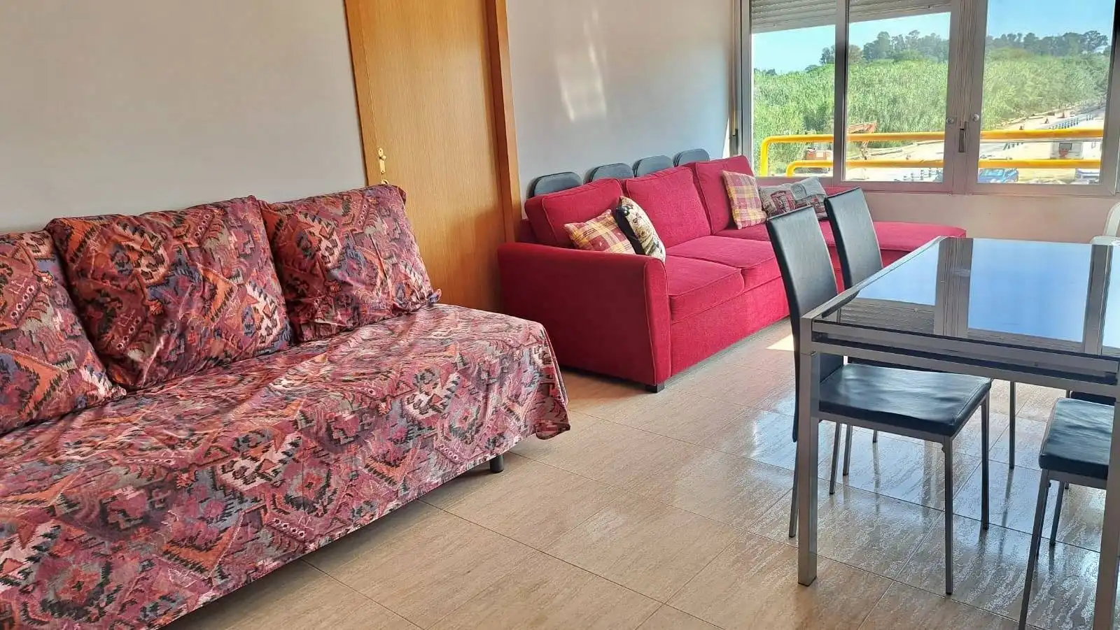 Sala de estar de Apartamento de alquiler en La Pobla de Farnals con Aire acondicionado, Calefacción y Amueblado