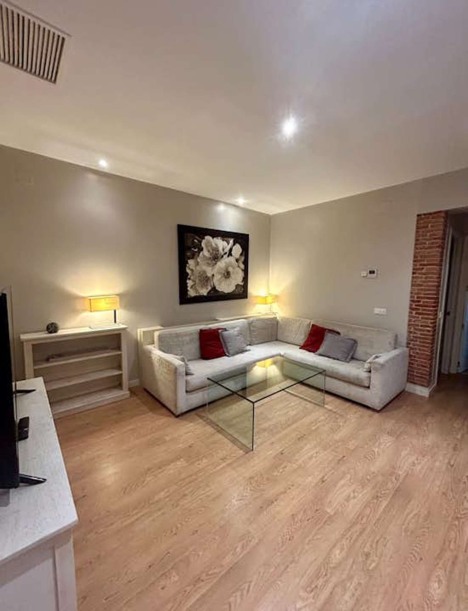 Living room of Apartment to share in  Madrid Capital  with Air Conditioner, Heating and Terrace