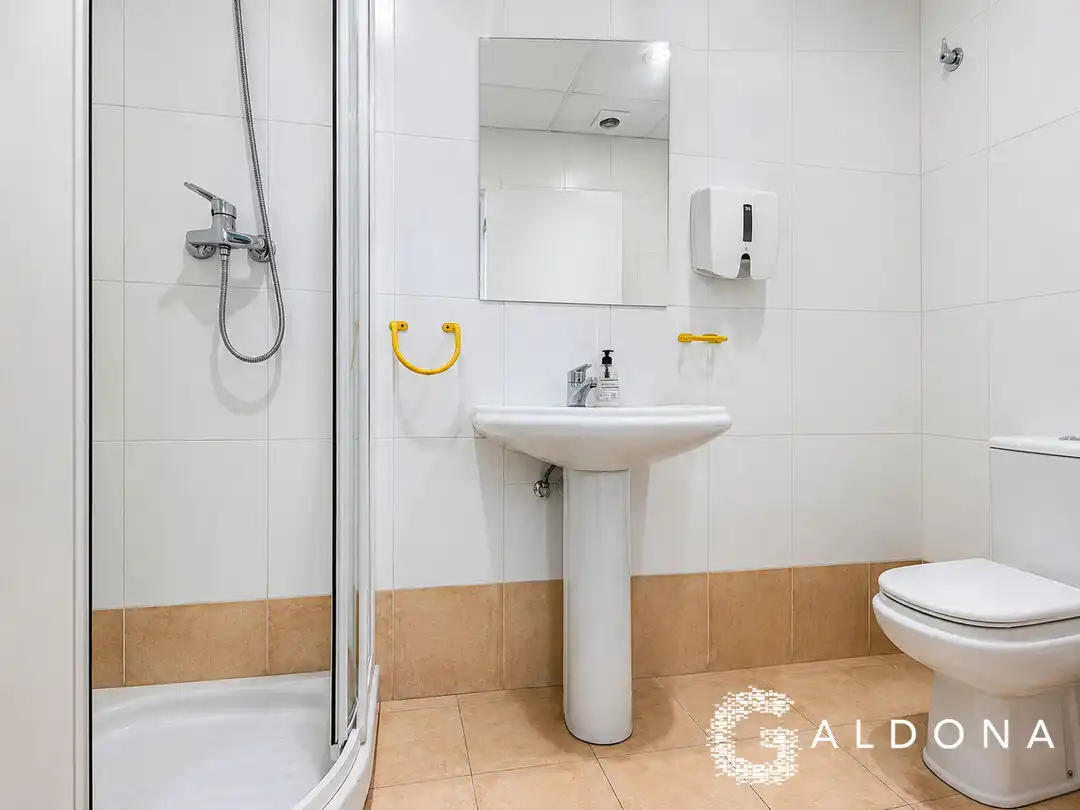 Bathroom of Office for rent in Donostia - San Sebastián   with Air Conditioner and Heating