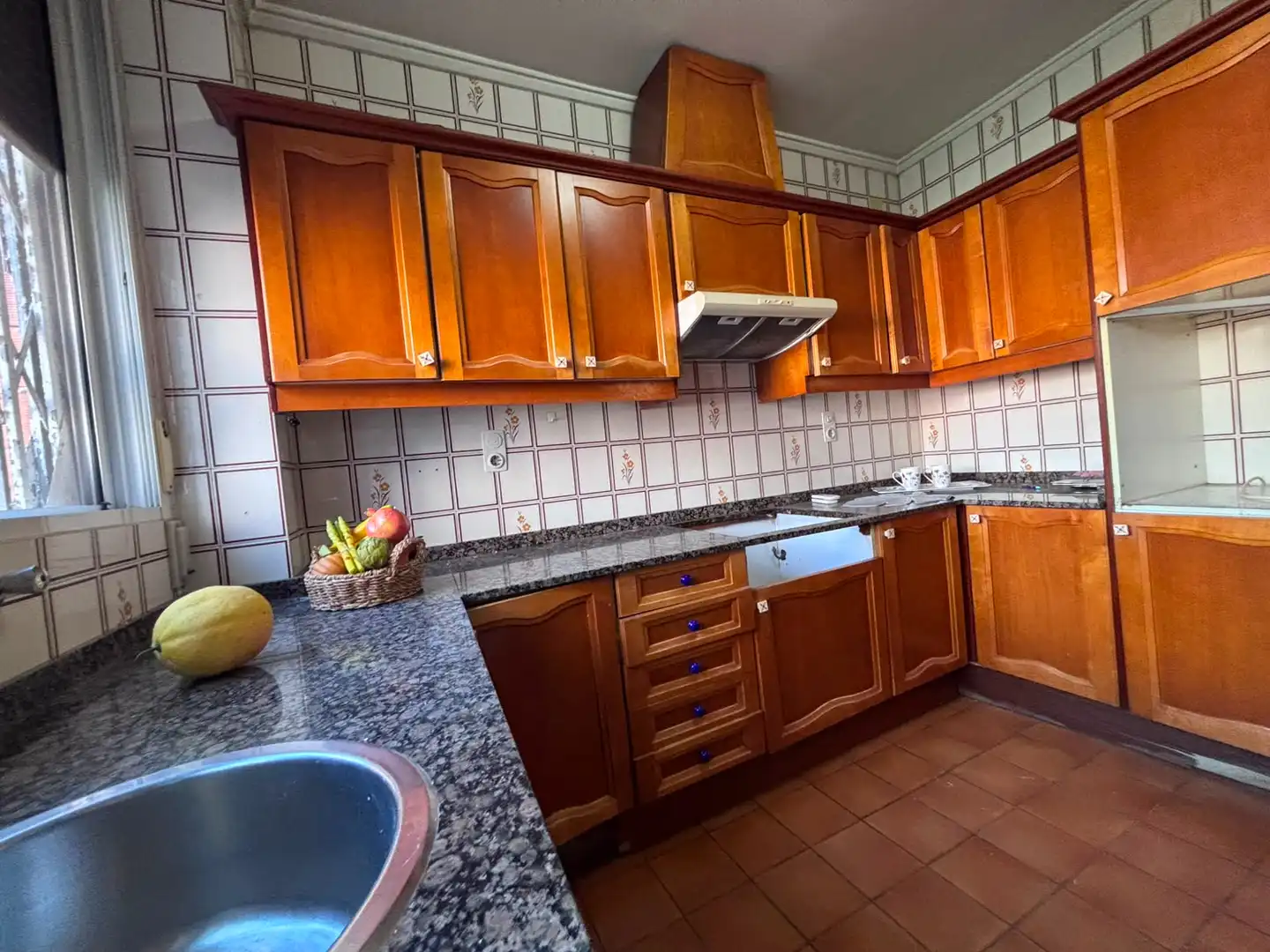 Cuina de Casa o xalet en venda en Burjassot amb Terrassa i Balcó