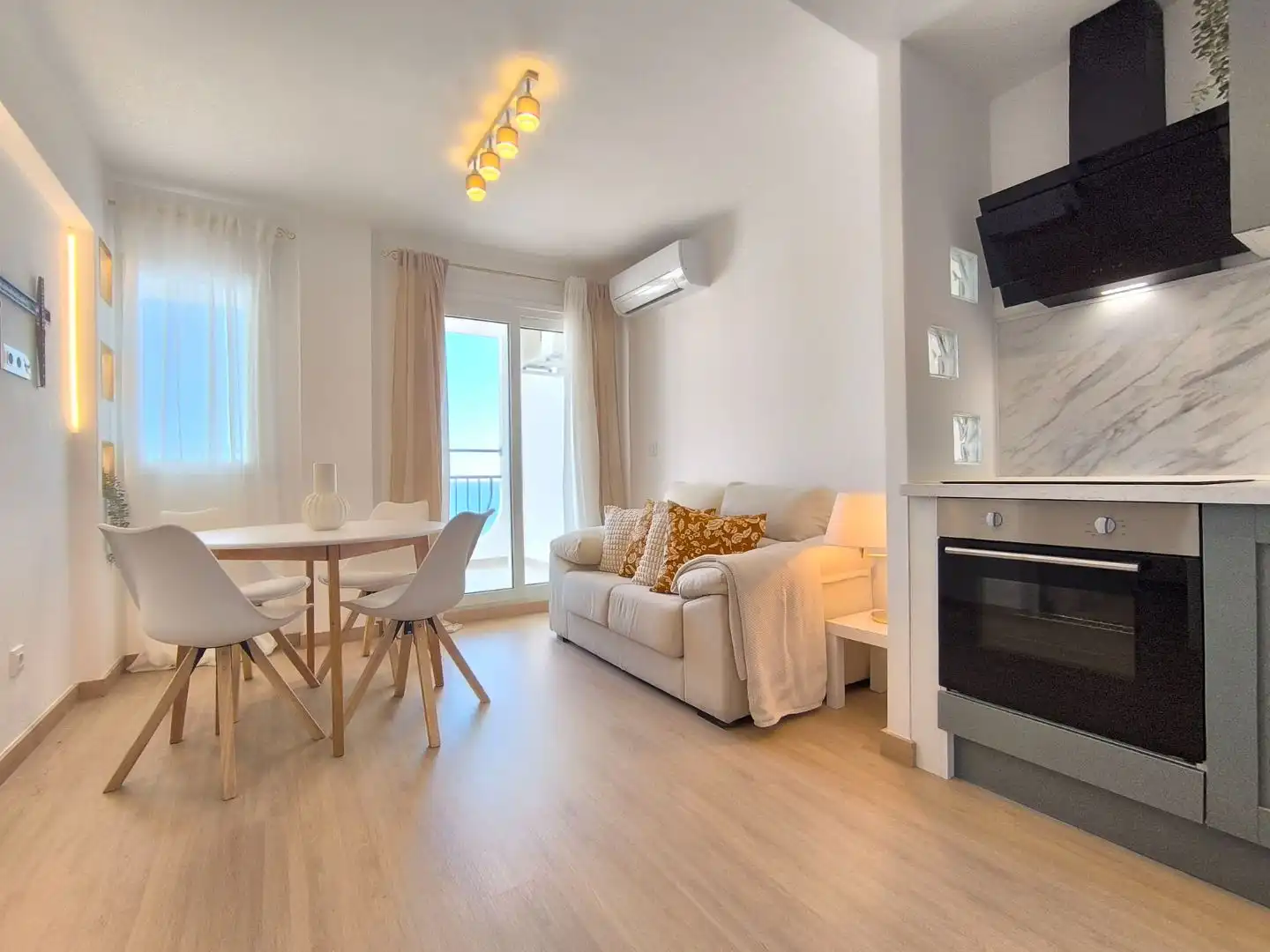 Apartament amb ascensor en venda a delta muga 12, imagen 2