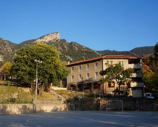 Vista exterior de Edifici en venda en La Nou de Berguedà