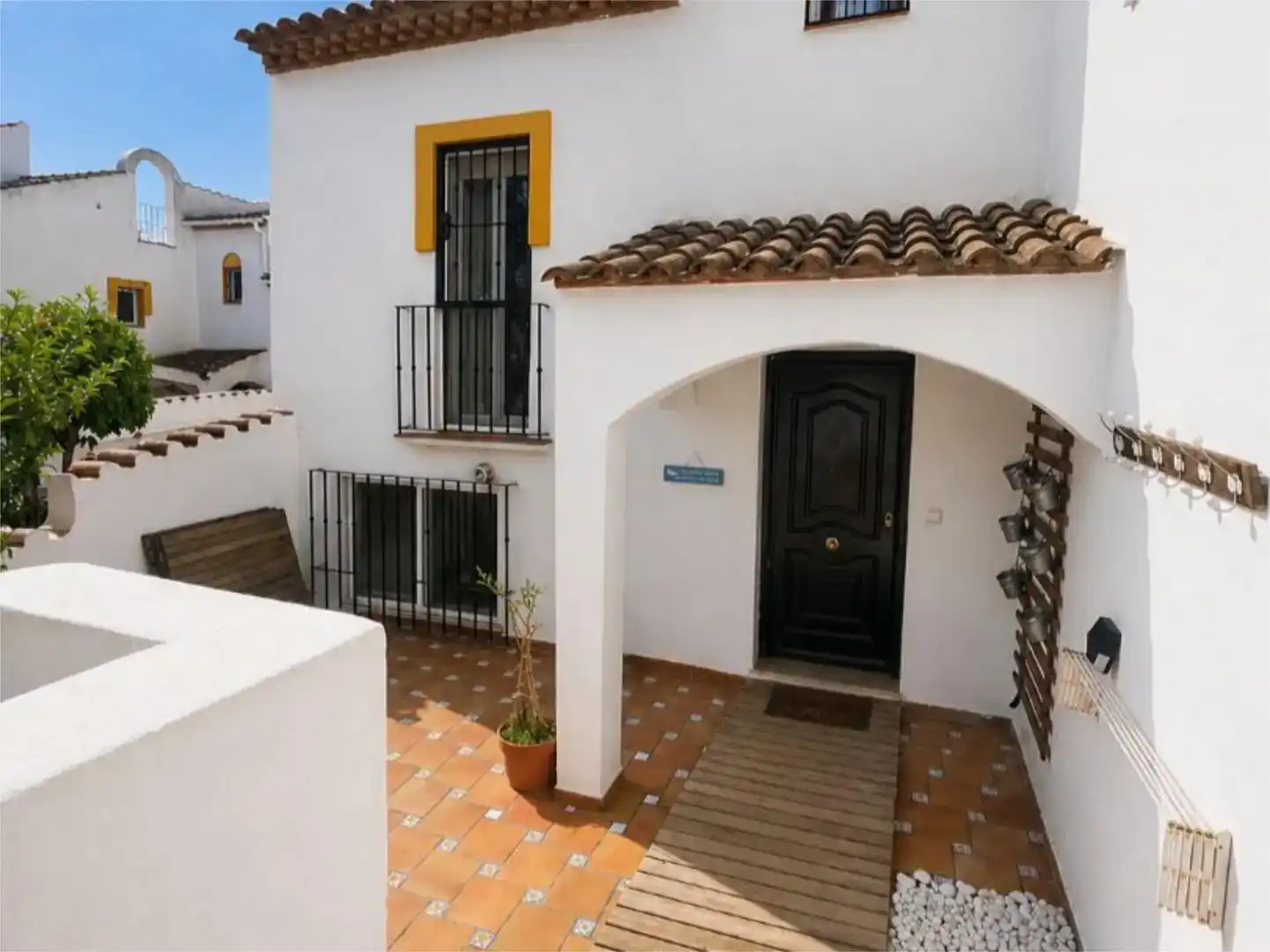 Vista exterior de Planta baixa en venda en Marbella amb Terrassa, Piscina i Balcó