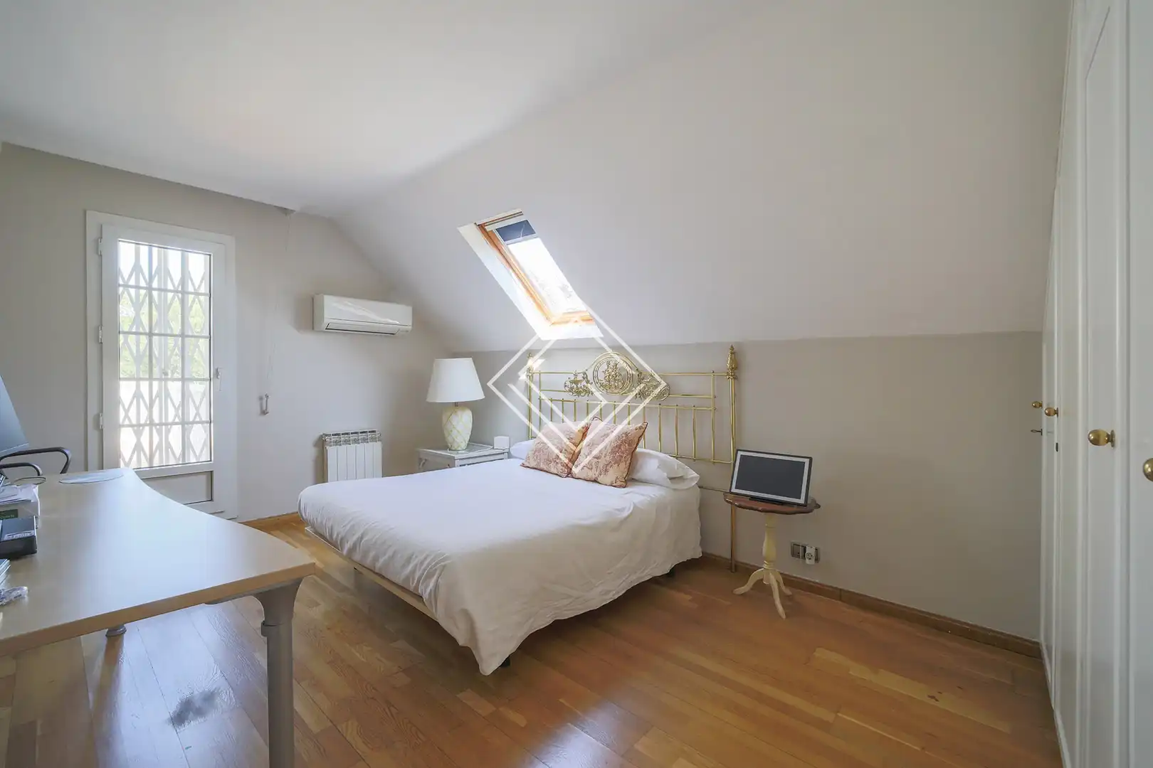 Dormitori de Casa o xalet en venda en Pozuelo de Alarcón amb Aire condicionat, Calefacció i Jardí privat