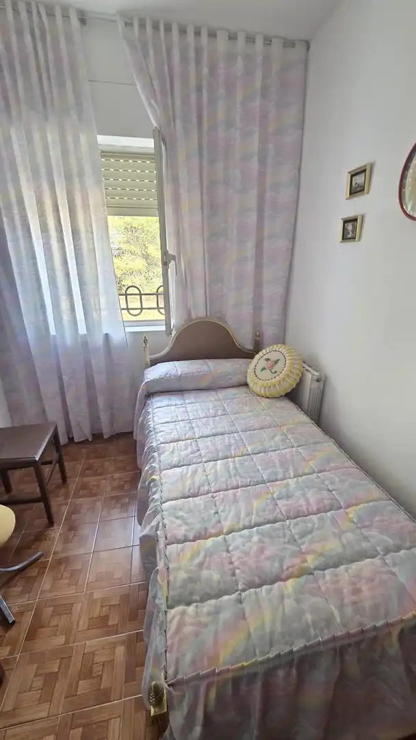Habitación de Casa o chalet de alquiler en Barajas de Melo con Calefacción y Amueblado