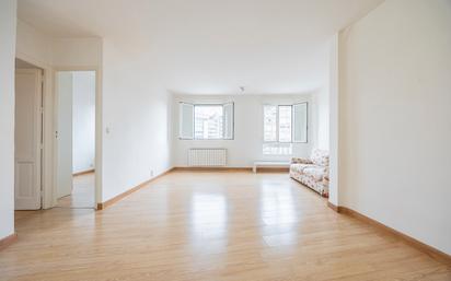 Living room of Flat for sale in  Madrid Capital