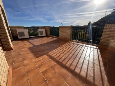 Casa con giardino in affitto a Calle Miguel Fleta 52
