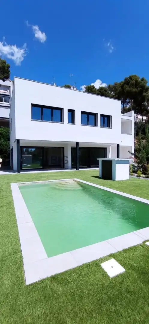 Piscina de Casa o chalet de alquiler en Sitges con Aire acondicionado, Calefacción y Jardín privado