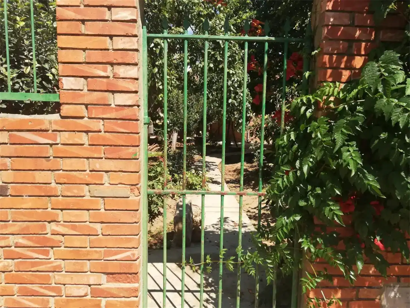Jardí de Finca rústica en venda en Vega de Infanzones amb Jardí privat i Traster