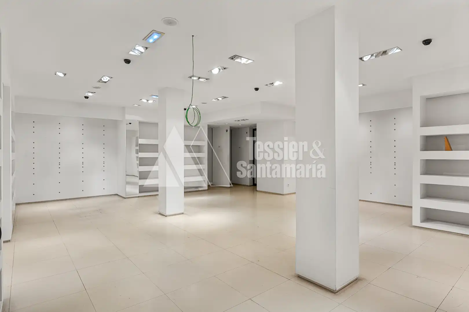 Commercial properties for rent in Calle Cabrales, Barrio del Centro