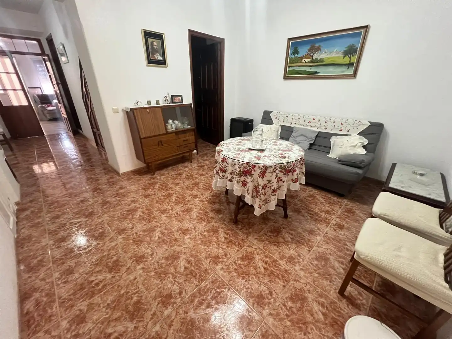 Sala d'estar de Casa o xalet en venda en Almadén amb Calefacció, Jardí privat i Moblat
