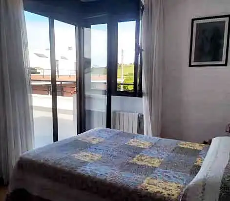 Habitación de Dúplex de alquiler en Miengo con Calefacción, Terraza y Amueblado