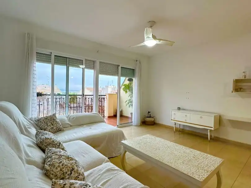 Wohnzimmer von Dachboden zur Miete in Murcia mit Klimaanlage, Terrasse und Möbliert
