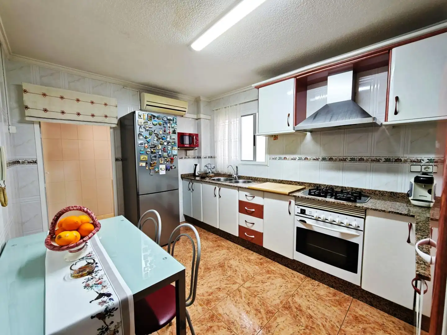Cocina de Piso en venta en Elche / Elx con Terraza, Amueblado y Balcón