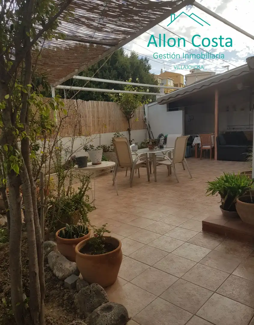 Bungalow with garden for sale in Plans - Gasparot