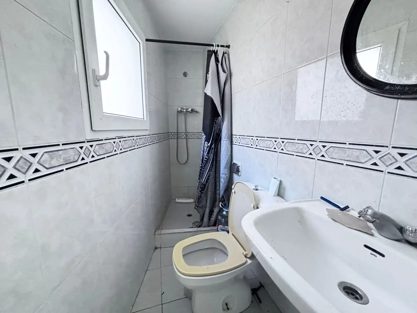 Badezimmer von Gebäude zum Verkauf in Burgos