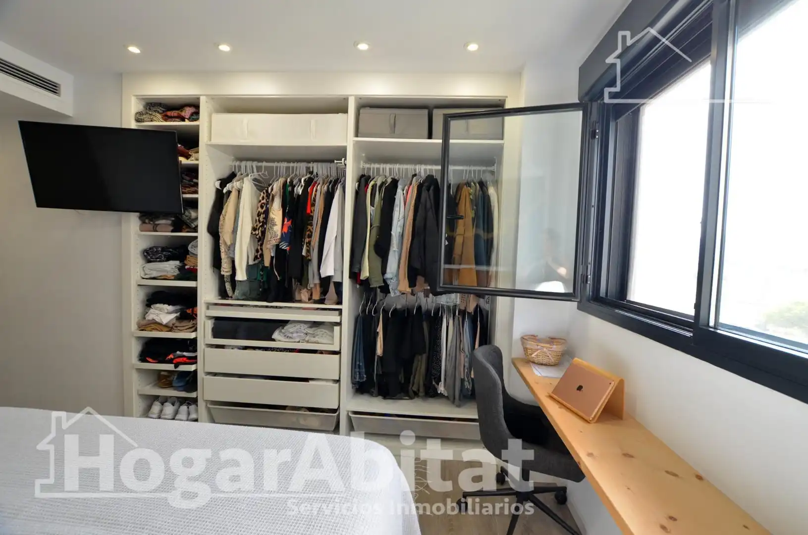 Habitación de Piso en venta en Alicante / Alacant con Aire acondicionado, Calefacción y Jardín privado