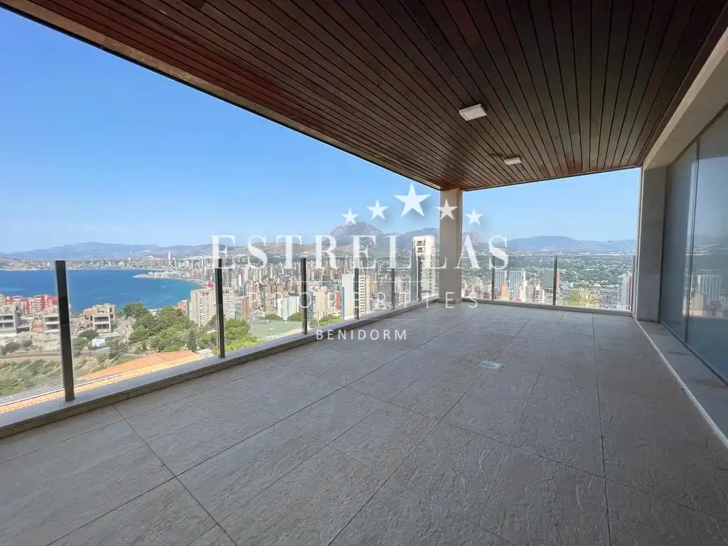 Terrassa de Casa o xalet en venda en Benidorm amb Aire condicionat, Calefacció i Jardí privat