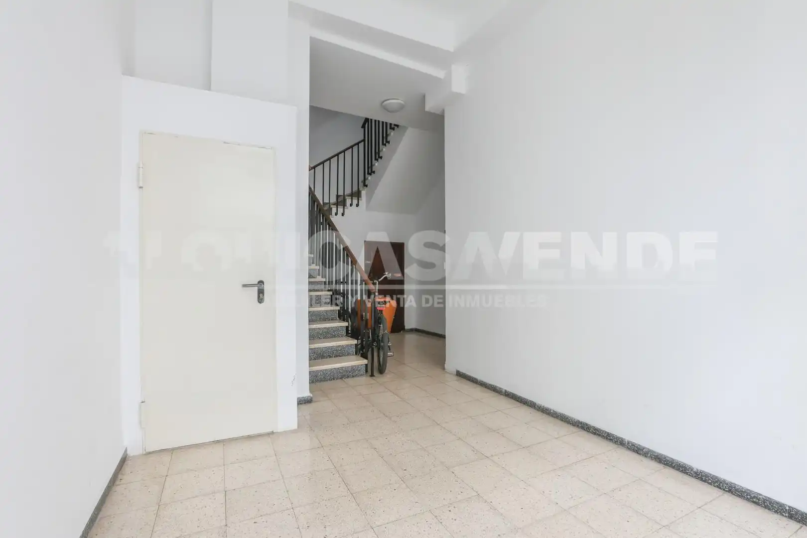 Flat for sale in Sevilla  with Air Conditioner