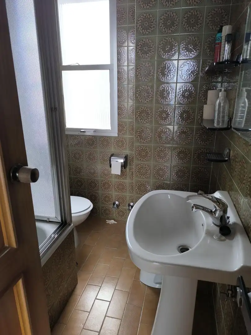 Badezimmer von Wohnung zum Verkauf in San Juan de Aznalfarache mit Klimaanlage, Parkett und Abstellraum