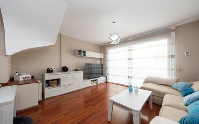 Living room of Single-family semi-detached for sale in Badalona  with Air Conditioner, Heating and Terrace