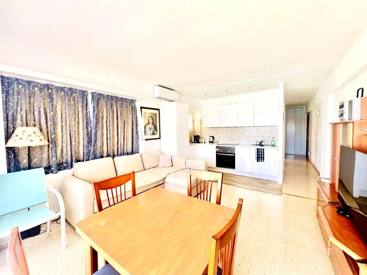 Menjador de Apartament de lloguer en Magaluf