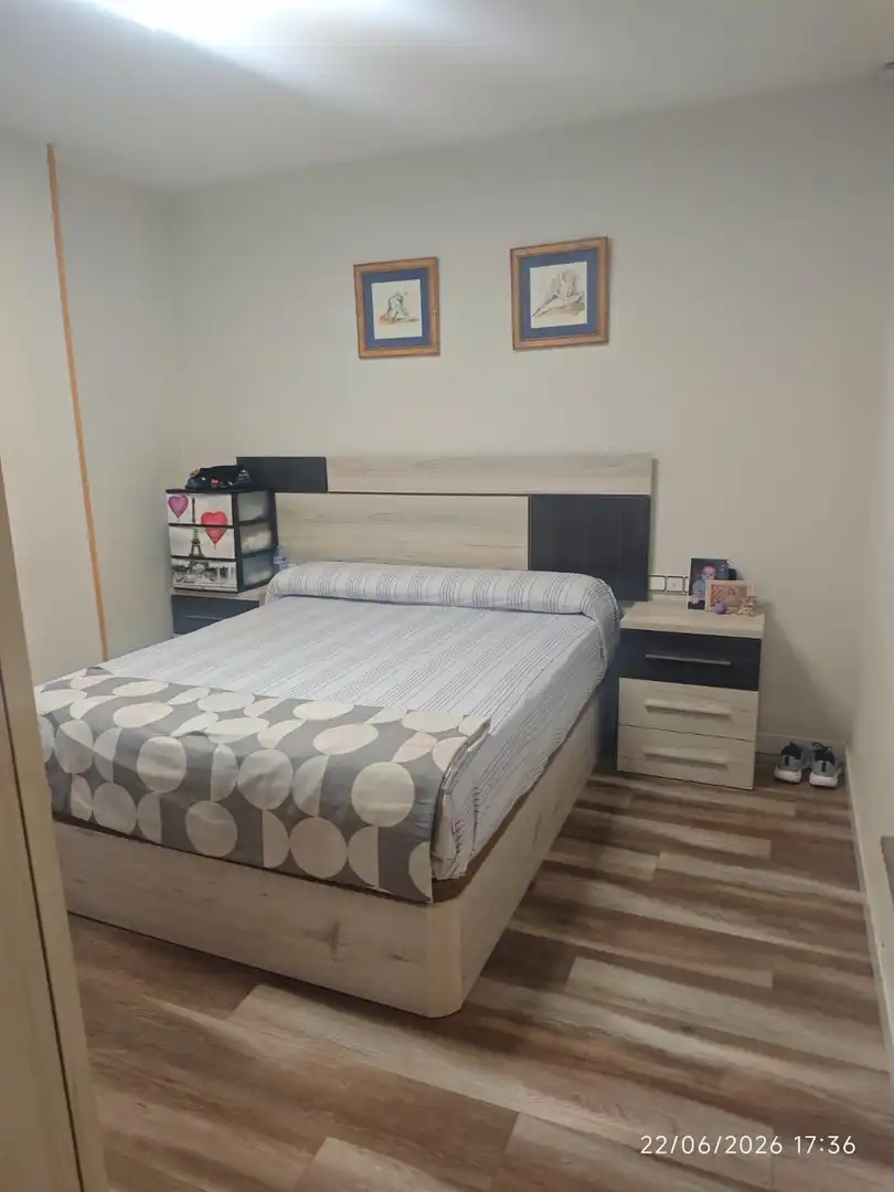 Bedroom of Flat for sale in Valencia  with Air Conditioner and Parquet flooring