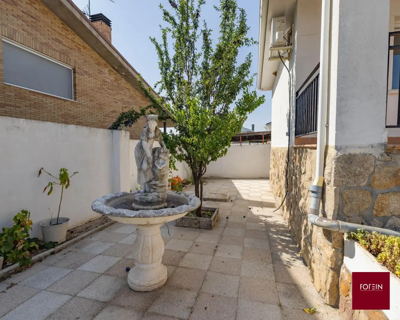 Terrace of Houses for sale in Galápagos  with Air Conditioner, Heating and Private garden