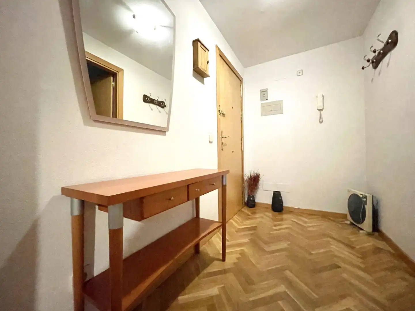 Flat for rent in NAVIA, Las Águilas