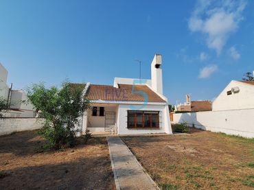 Xalet amb balcó en venda a San Miguel de Salinas