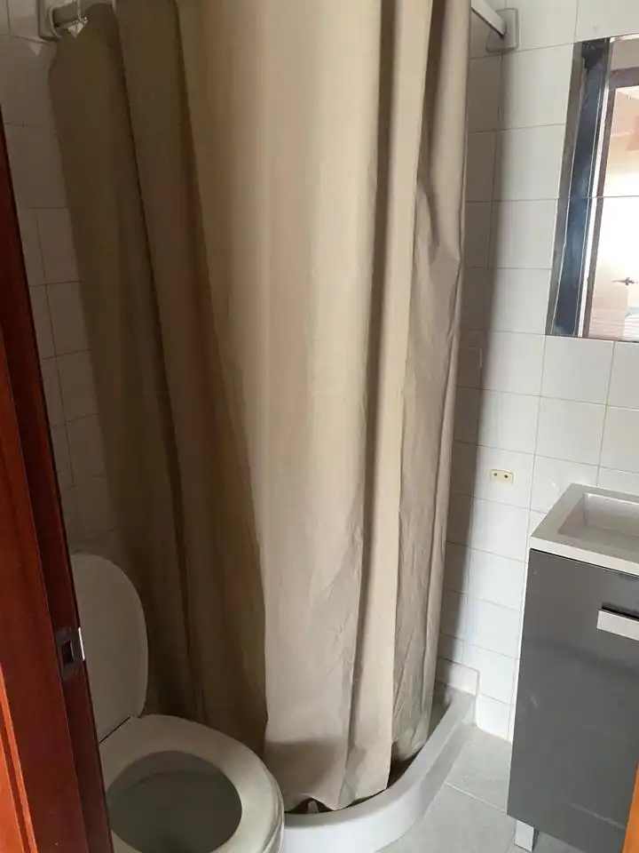 Baño de Piso de alquiler en Santiago de Compostela  con Amueblado