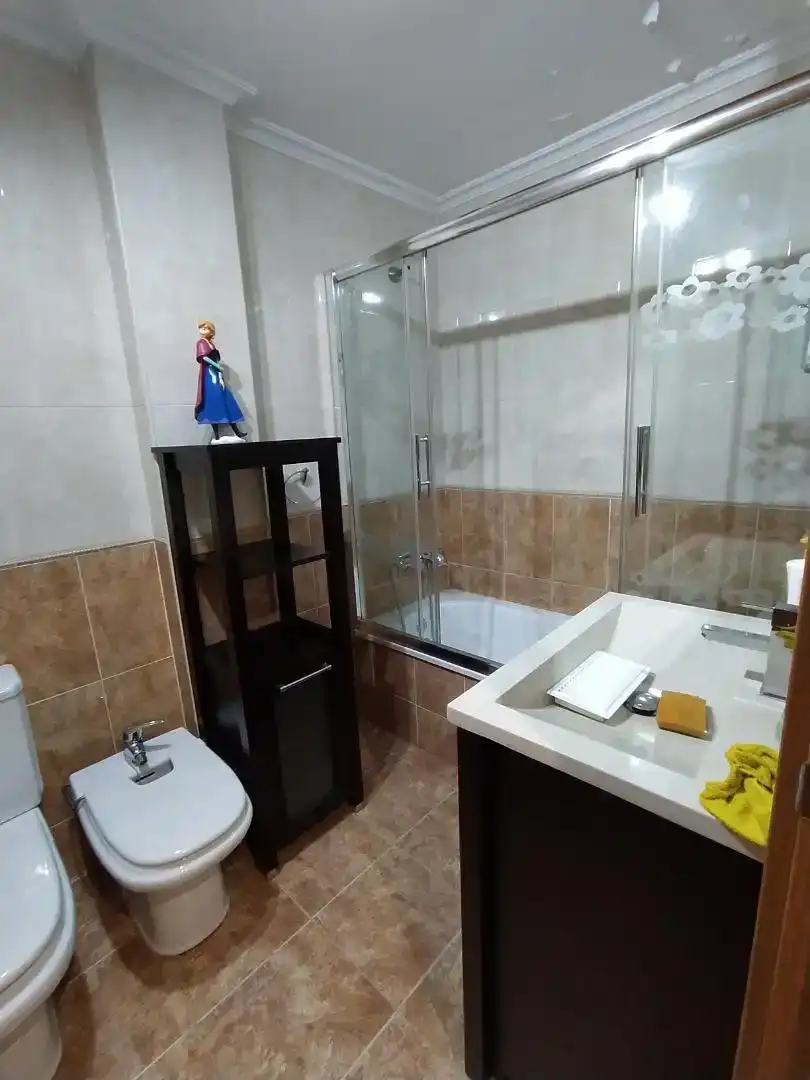 Bany de Pis en venda en Guijuelo amb Aire condicionat i Balcó