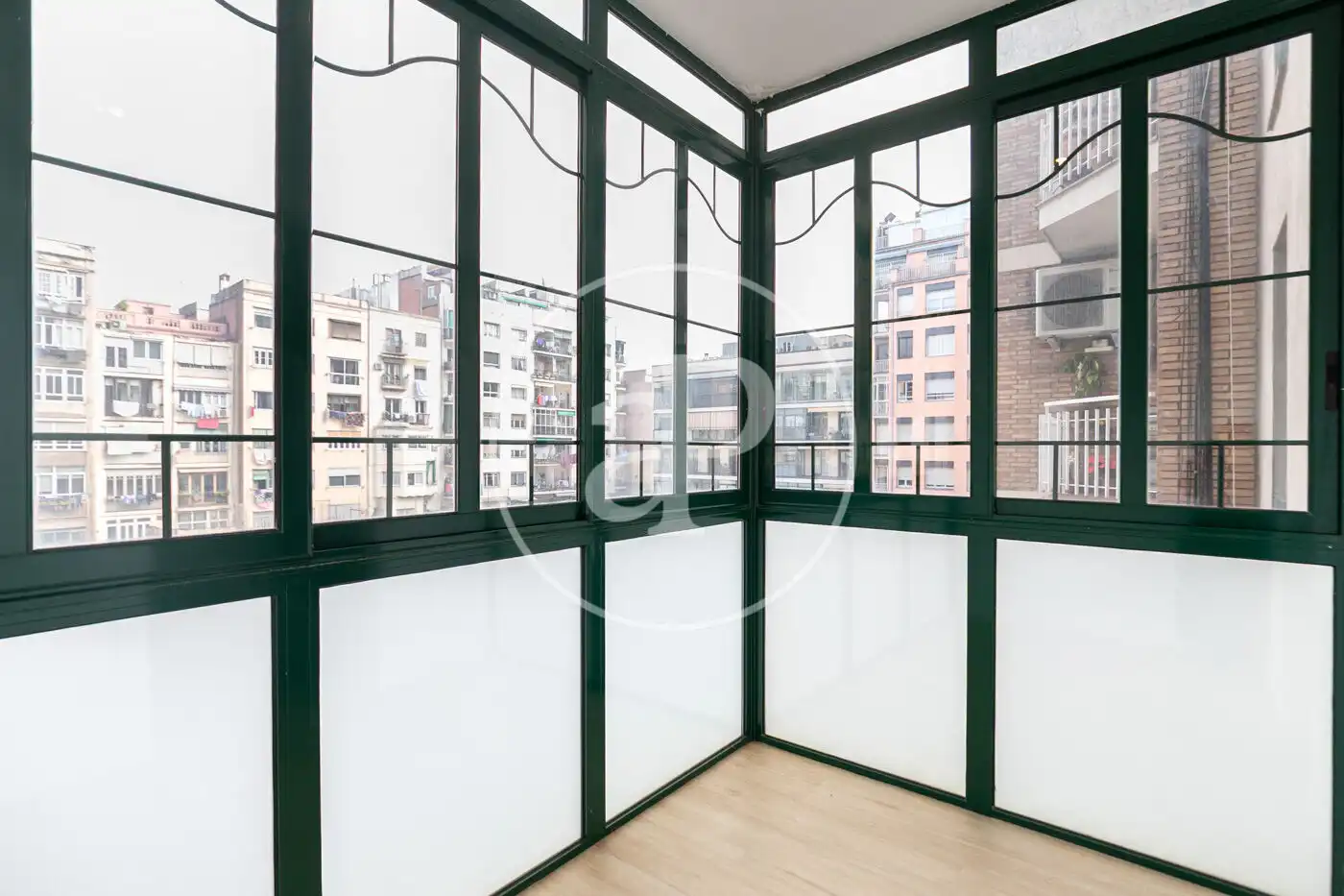 Schlafzimmer von Wohnung zum Verkauf in Barcelona mit Klimaanlage und Heizung