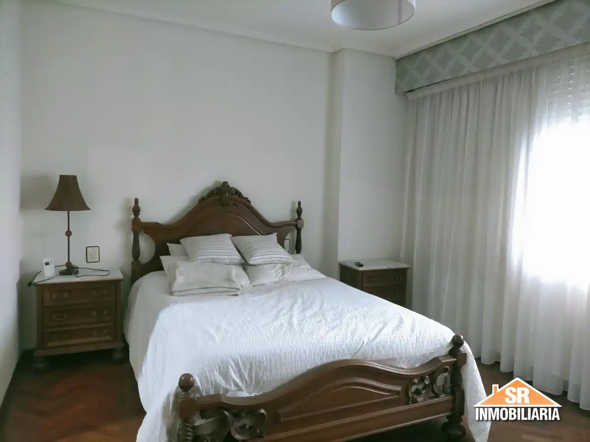 Habitación de Piso de alquiler en A Coruña Capital  con Calefacción, Amueblado y Horno