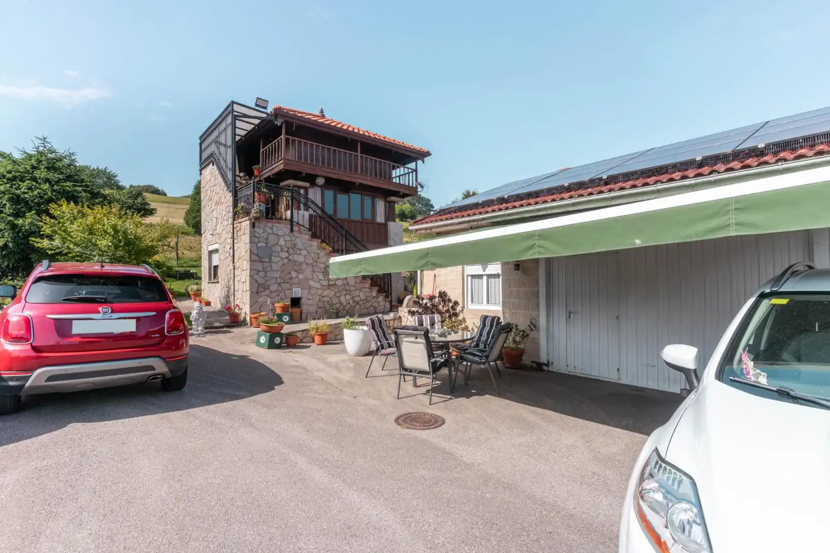 Aparcament de Casa o xalet en venda en Muros de Nalón amb Calefacció, Jardí privat i Terrassa