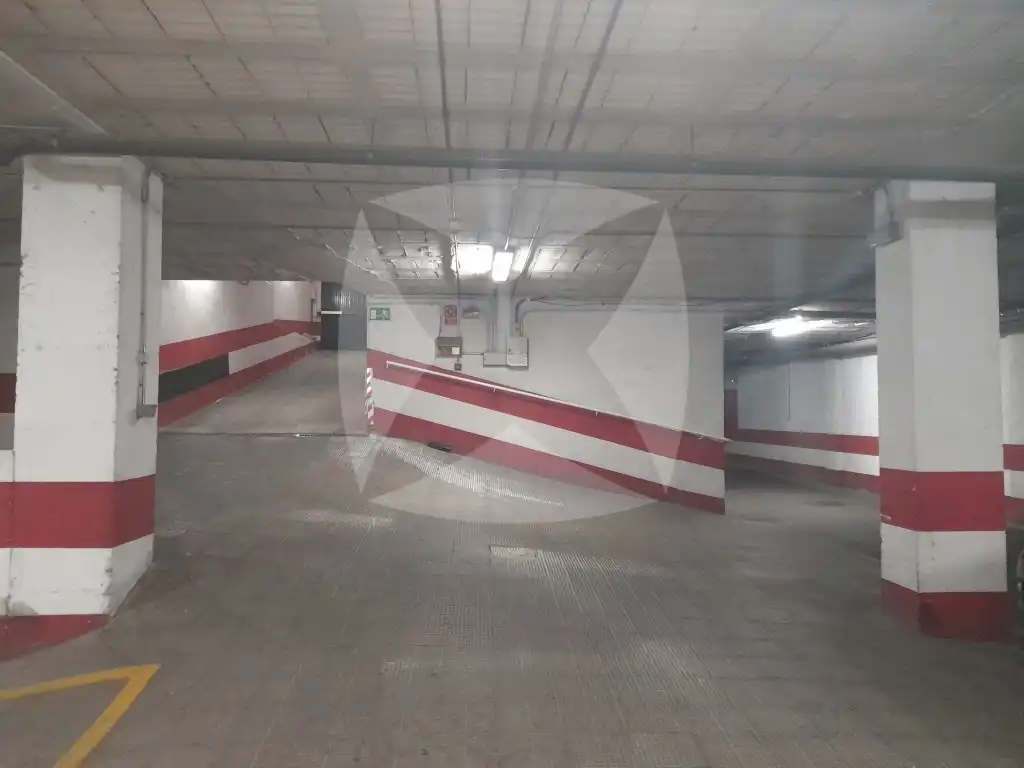 Garage for rent in Calle Del Museo, Pardaleras