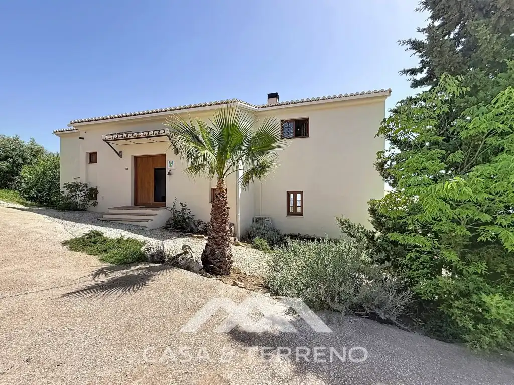 Vista exterior de Casa o chalet en venta en Alcaucín con Aire acondicionado, Calefacción y Jardín privado