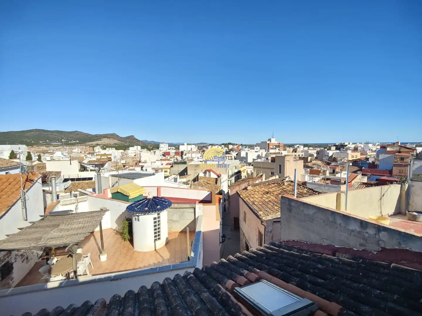 Vista exterior de Casa o xalet en venda en Sagunto / Sagunt amb Aire condicionat, Terrassa i Balcó