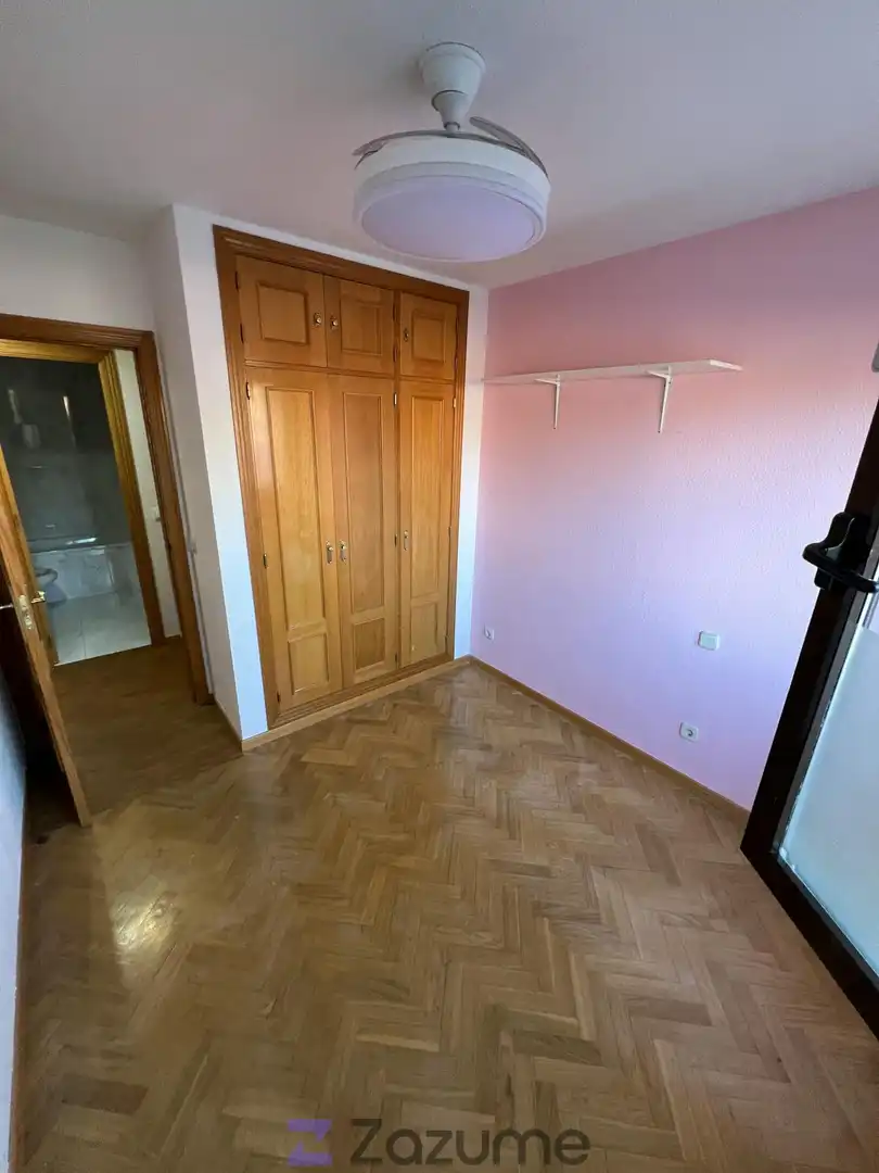 Schlafzimmer von Wohnung zur Miete in Brunete mit Klimaanlage, Heizung und Parkett