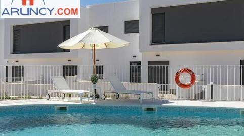 Foto 3 de Casa adosada en venda a Entrenúcleos, Dos Hermanas